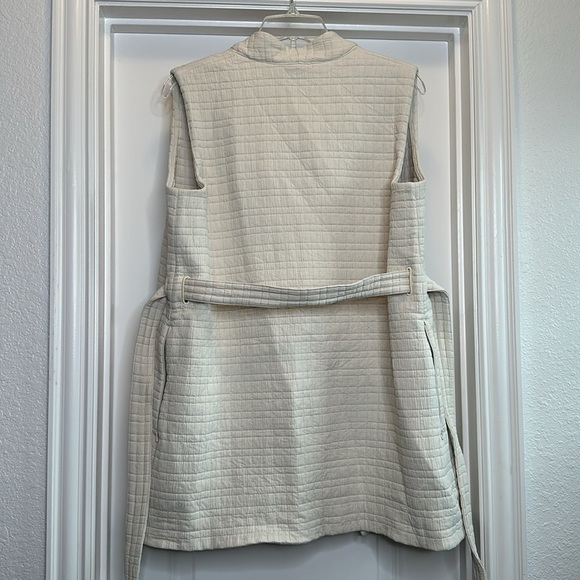 Lululemon Serene Travels Vest in cream (light Ivory) size‎ 8 - Picture 6 of 8
